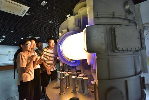 安徽合肥人造太阳模型升级引观众关注