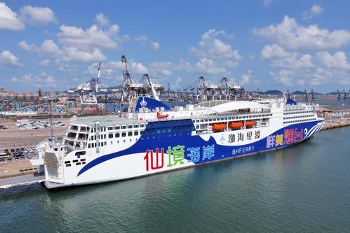 中华复兴号邮轮型客滚船正式投入营运