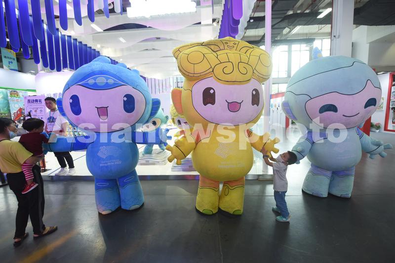 2020中国国际动漫节开幕抗疫主题漫画展出