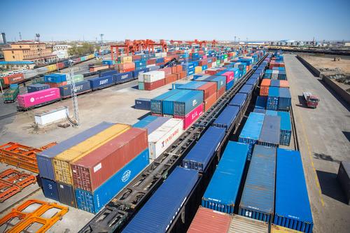 内蒙古二连浩特口岸中欧班列运输集装箱今年已突破8万标准箱