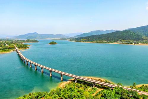 浙江长兴合溪水库美景如画