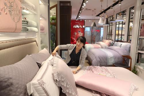 江苏海门家纺企业生产车间配图