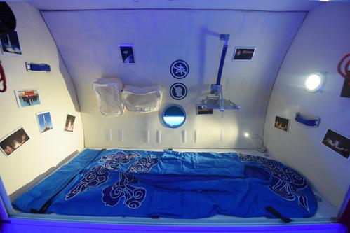 天和号核心舱亮相上海天文馆